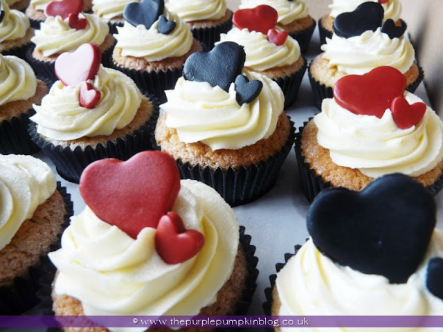 Black, Red & White Heart Wedding Cupcakes | The Purple Pumpkin Blog