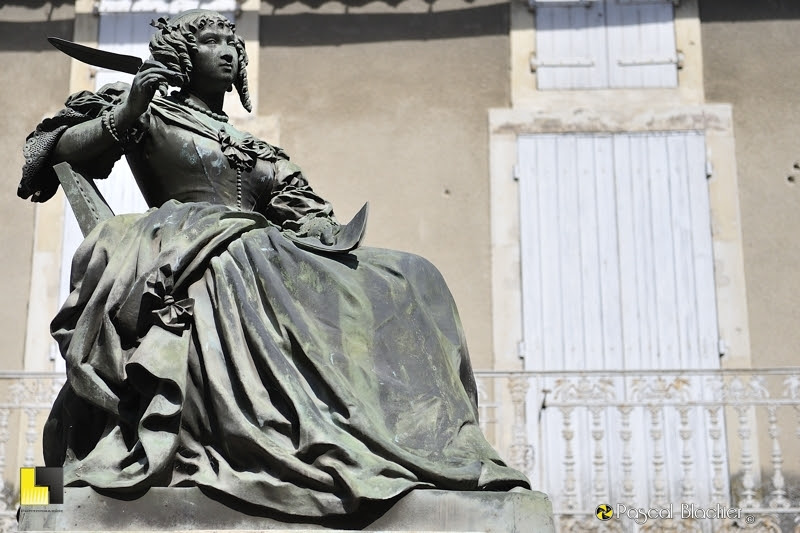 statue de madame de sévigné photo Pascal Blachier