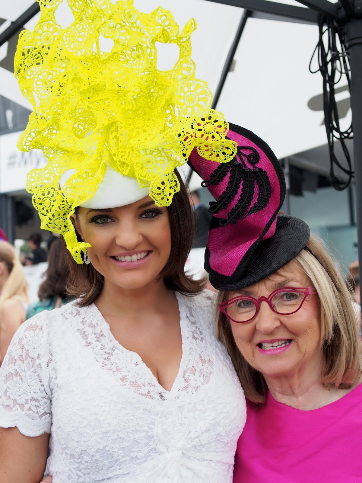 I Smell a Hat: The Hats of Crown Oaks Day 2013