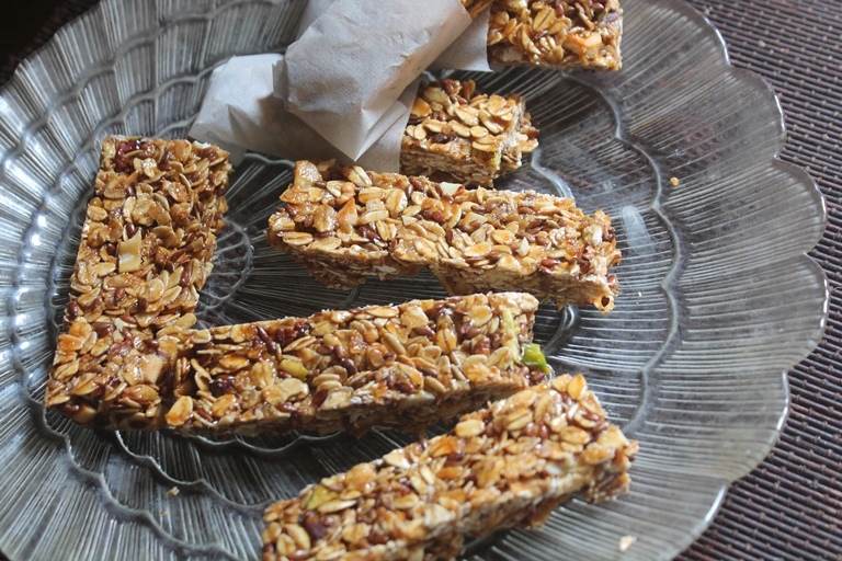 Honey Nut Granola Bars Recipe - No Bake Granola Bars Recipe - Yummy Tummy