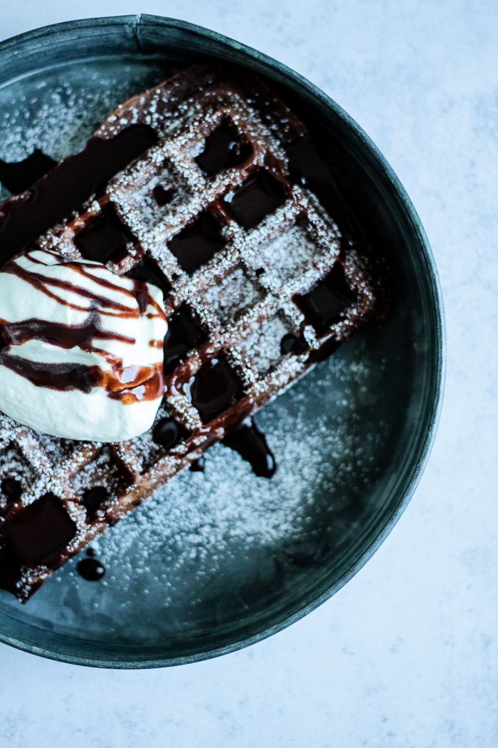 Die Glücklichmacherei: Es herbstelt! 〖Chai-Waffeln mit Schokoladensirup〗