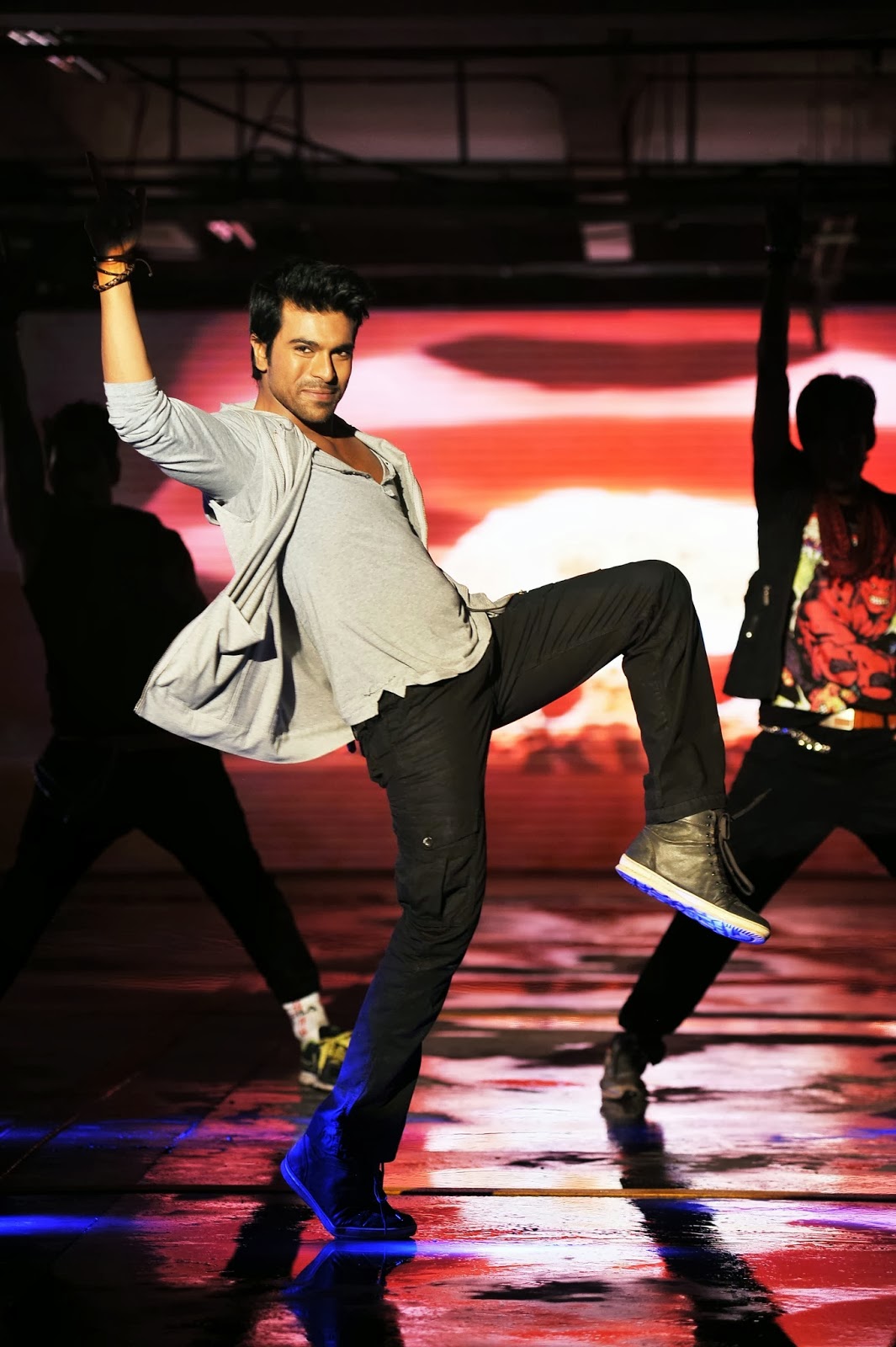 Yevadu Movie Latest Stills | Cine Lokam Latest Film News And Photo Gallery