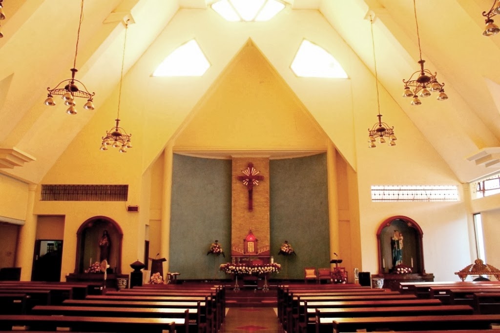 Fotografi Gereja Katolik di Indonesia: Gereja Katolik Keluarga Kudus