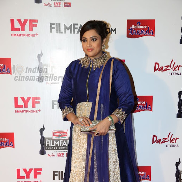 Meena latest photos from 63rd South Filmfare Awards 2016