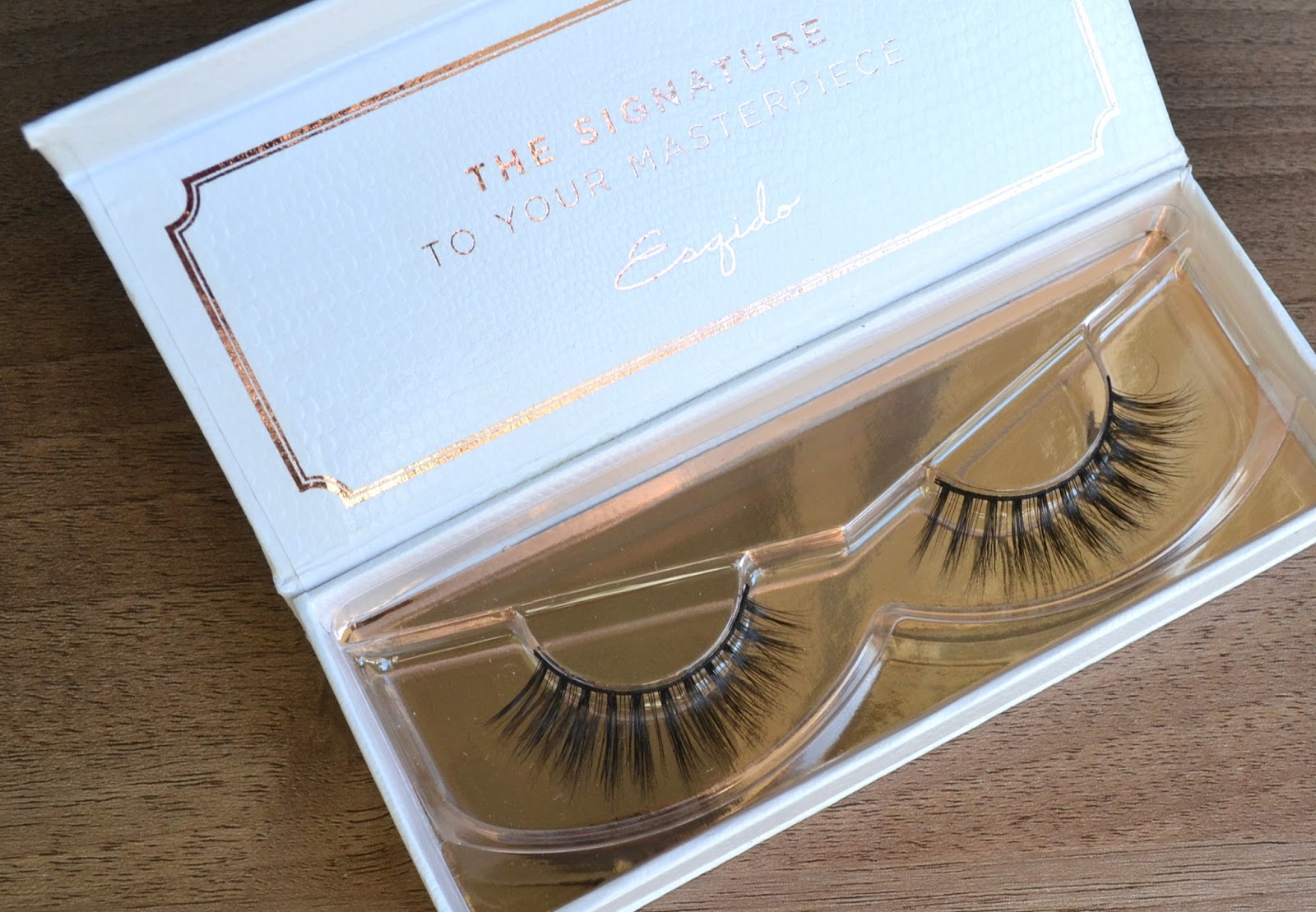 MAKEUP ESQIDO Miss Dolly Lashes and LatexFree Companion Eyelash Glue