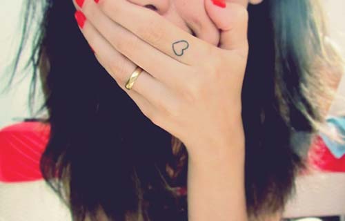 kalp dövmesi parmak finger heart tattoo kalp dövmesi parmak finger heart tattoo