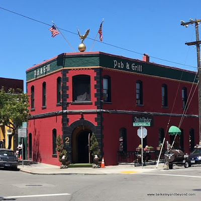 exterior of Up & Under Pub and Grill in Pt. Richmond, California