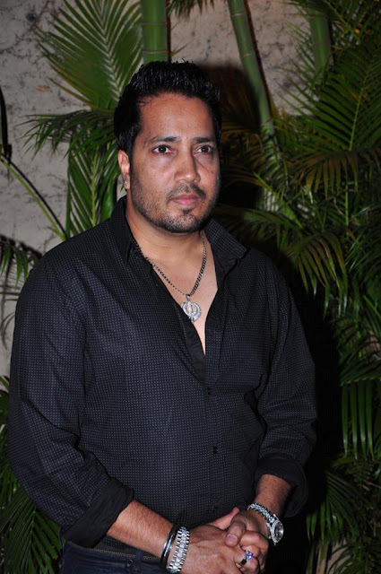 Bollytter: Singer Mika Singh's Birthday Bash Photos