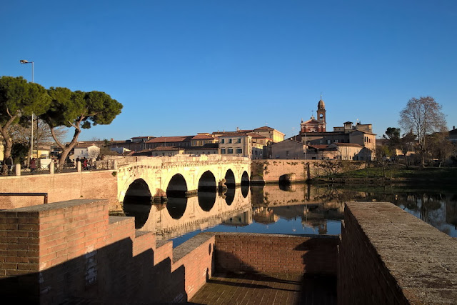 Ponte tiberio a rimini ponte del diavolo a rimini leggenda