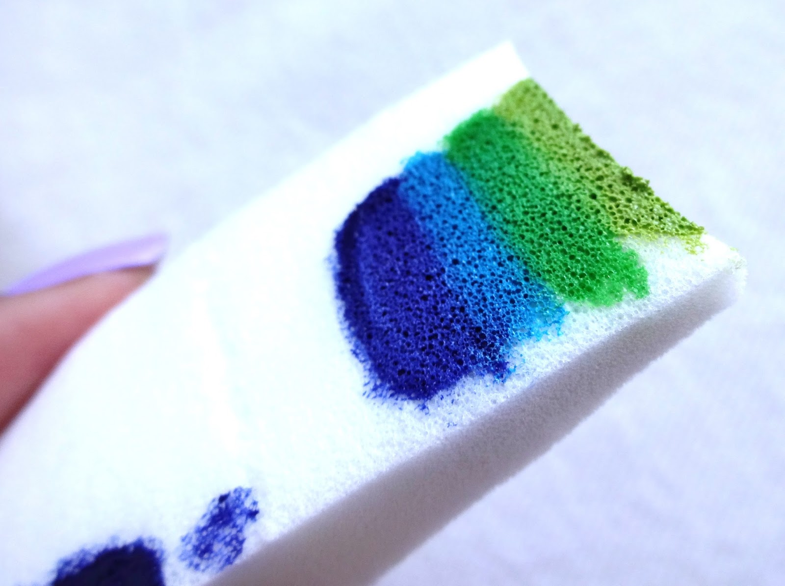 Paint gradient on sponge