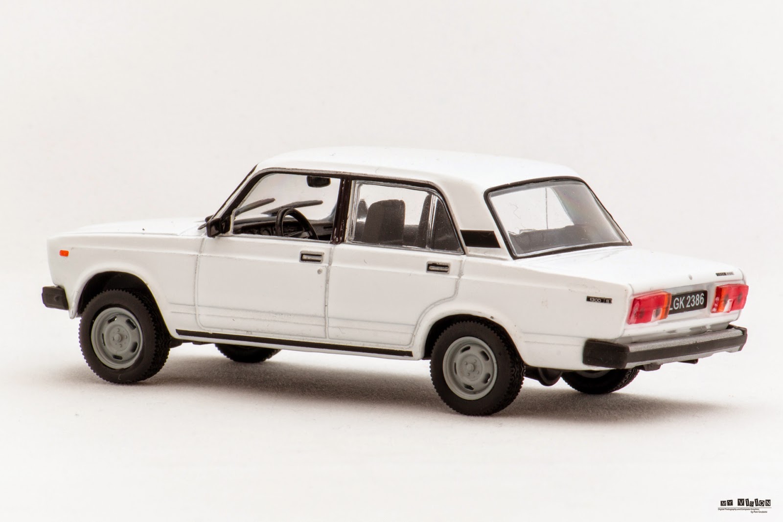 MiniAutoHobby: Lada 2105