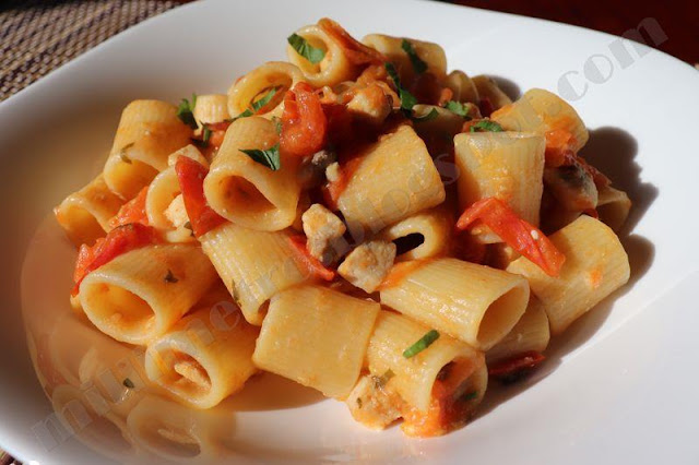 Mezze maniche al sugo di pesce spada