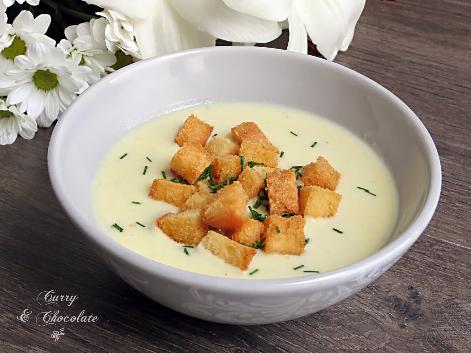 Crema de calabacín con queso curado – Zucchini cream soup with cheese 
