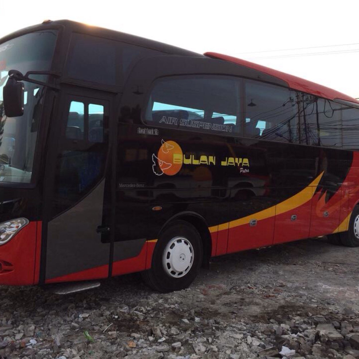 Harga Sewa Bus Pariwisata Bulan Jaya: Panduan Lengkap untuk Perencanaan Perjalanan Anda