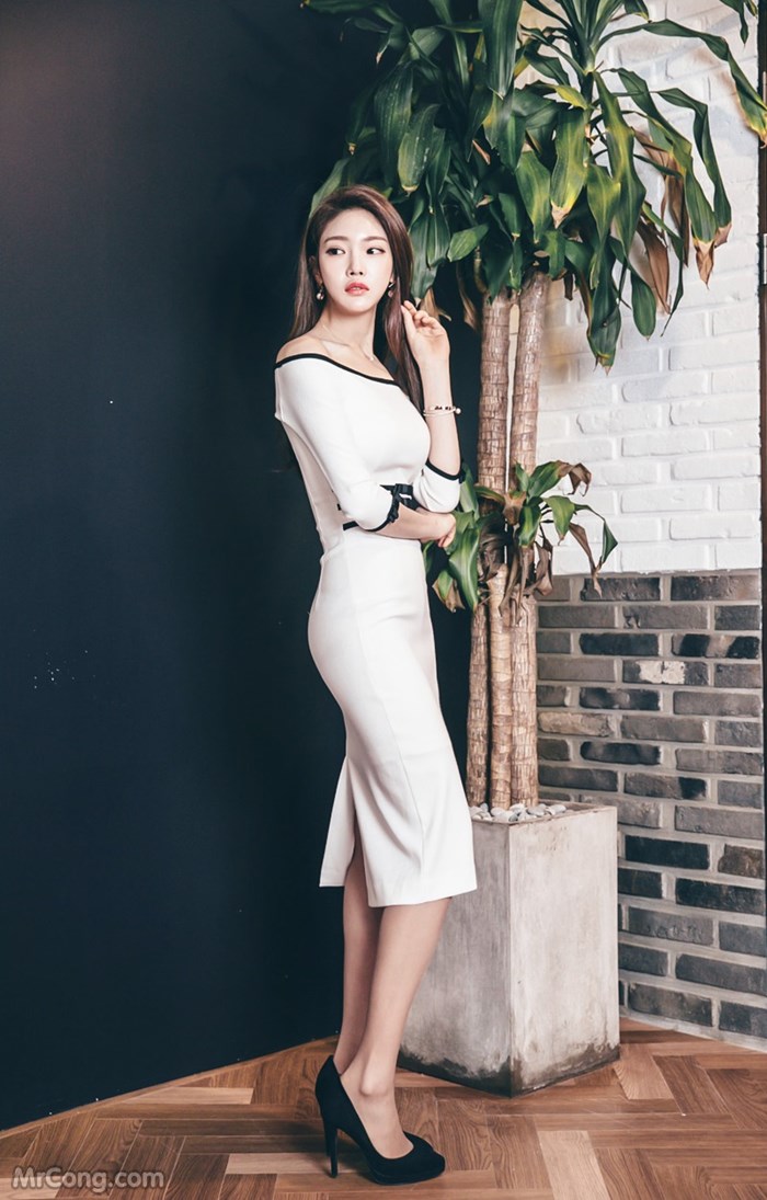 Beautiful Park Jung Yoon in the January 2017 fashion photo shoot (695 photos) photo 3-0