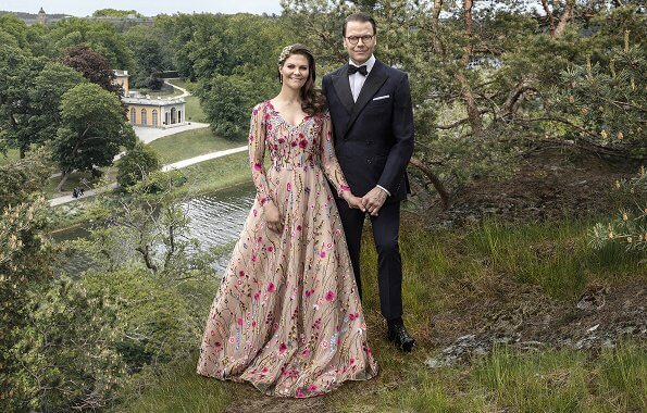 Crown Princess Victoria wore a new wildflowers patterned dress by Swedish designer Frida Jonsvens. 10th wedding anniversary