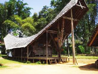 Rumah adat Sulawesi Barat