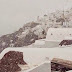 (ΕΛΛΑΔΑ)Απίστευτο θέαμα: Δείτε τη χιονισμένη Σαντορίνη! [photo]