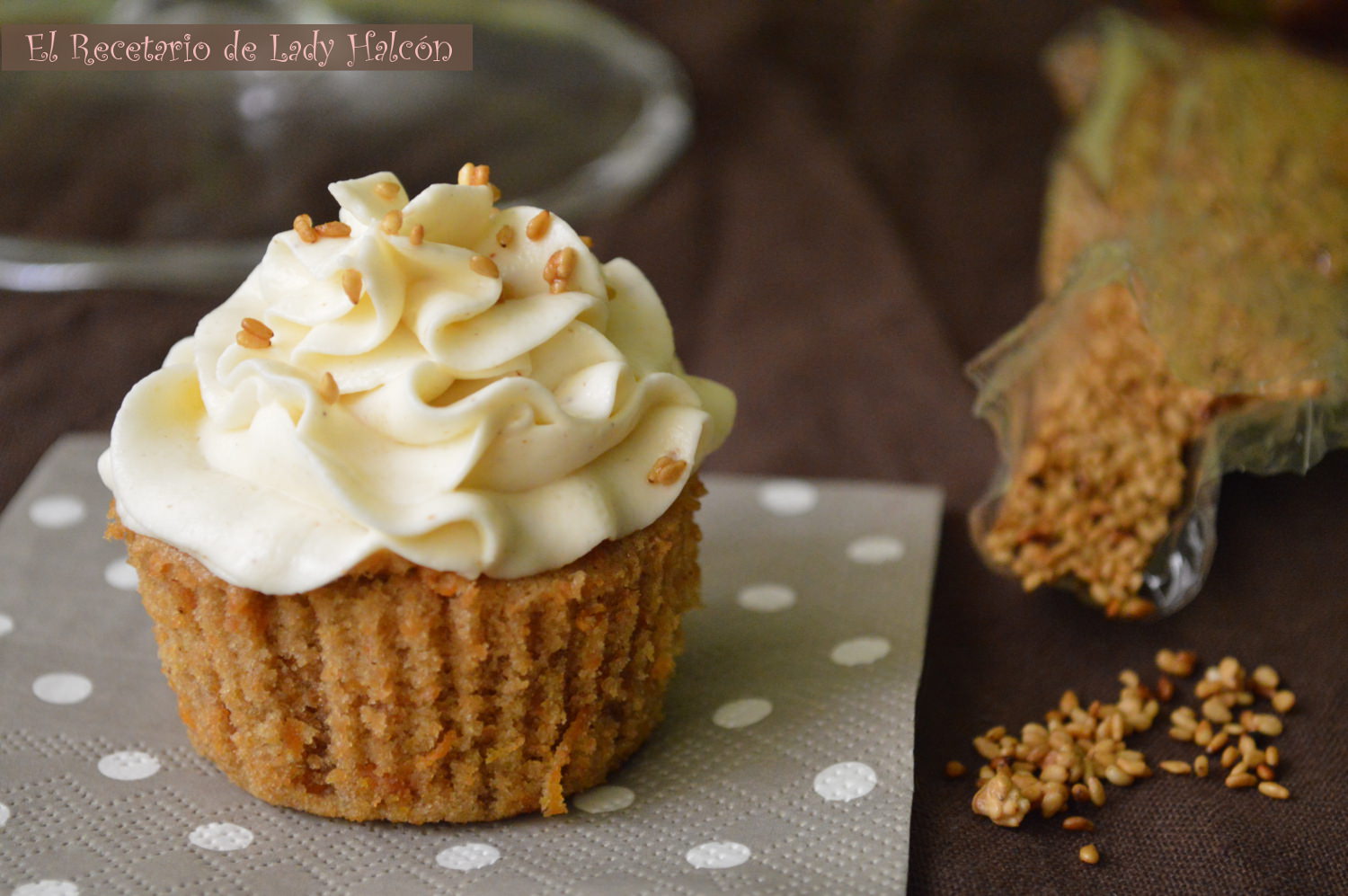 Cupcakes rústicos de calabaza con frosting de queso y canela El