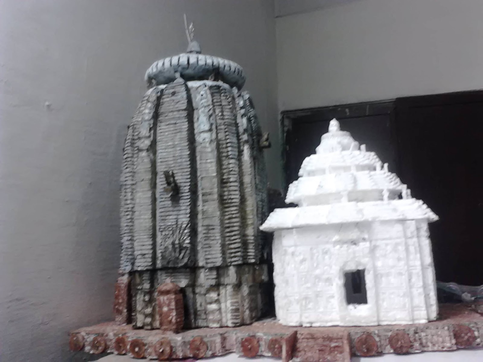 home made models THERMOCOL SUN TEMPLE OF KONARK ODISHA INDIA