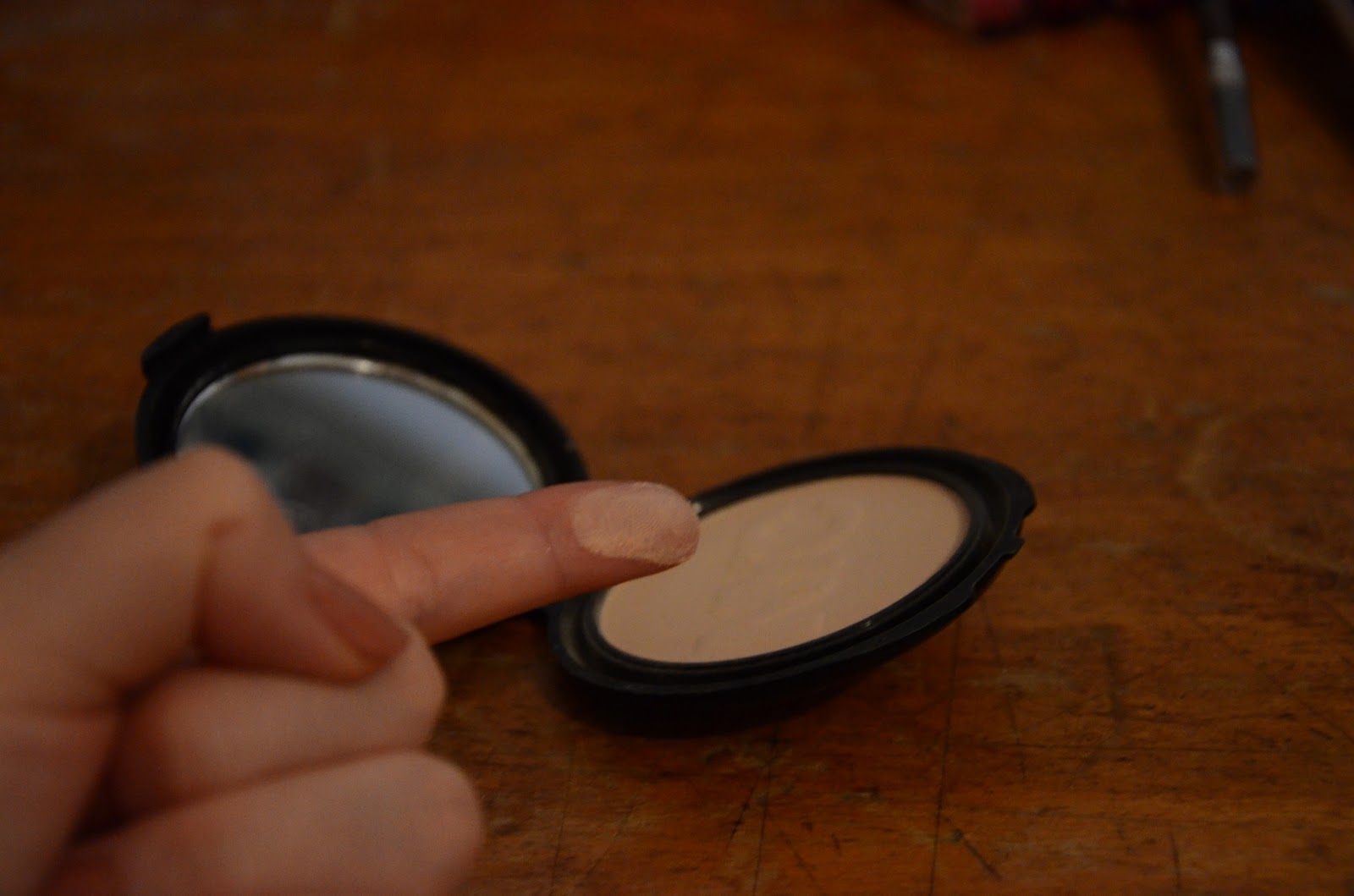 Rutter Land NYC Smooth Skin Pressed Face powder