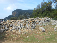 Reconstrucción del cercado de piedra seca