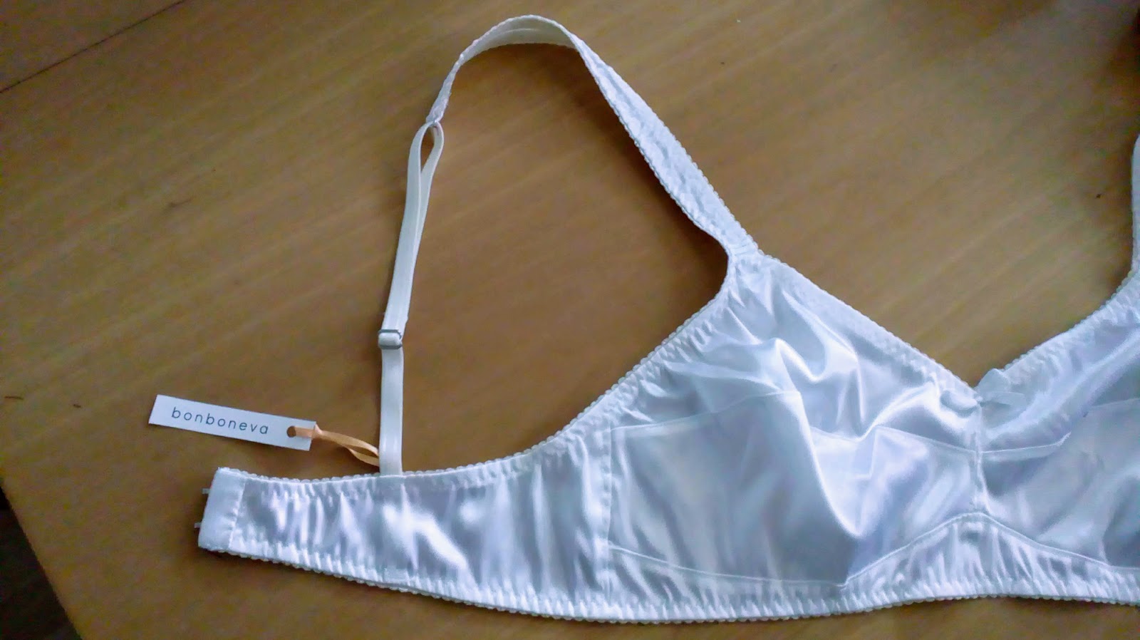 White Satin Bra in Woven Fabric with Handmade Bra Closure