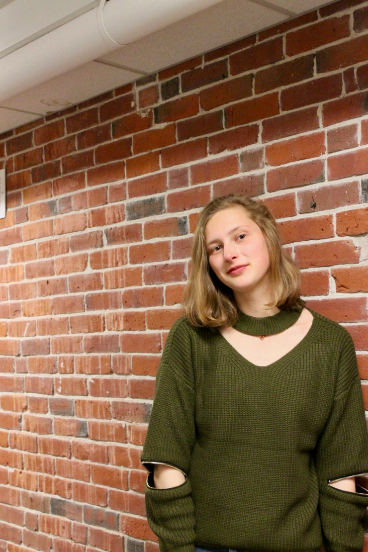 cutout sweater, jeans and Chelsea rain boots #casualootd