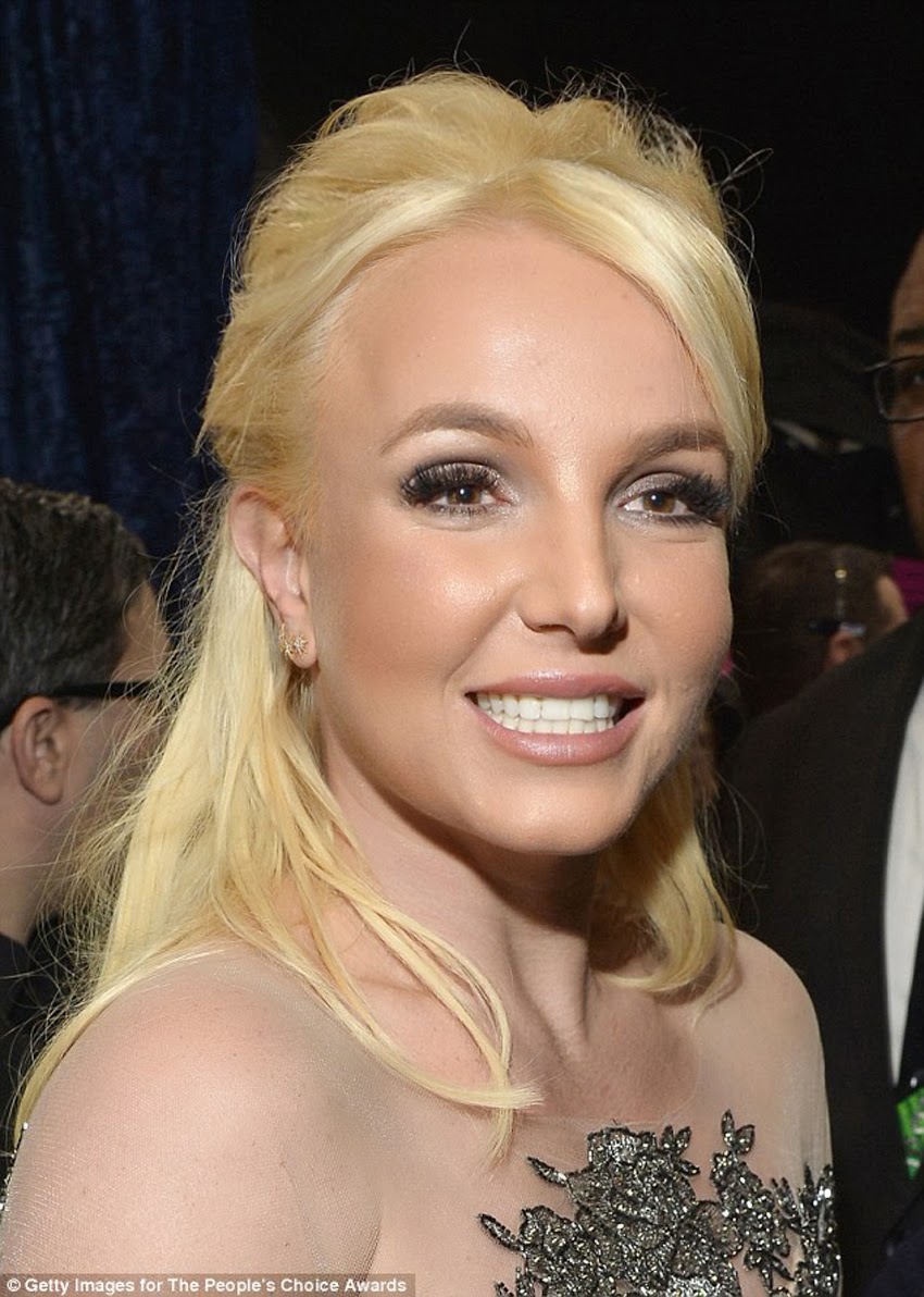 The Sizzling Mess: BRITNEY IS BECOMING A REAL HOUSEWIFE