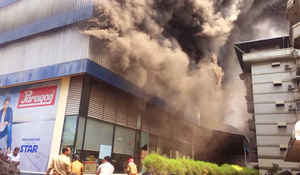 Major fire breaks out at footwear godown in Kochi, Kochi, News, Fire, Business, Kerala.