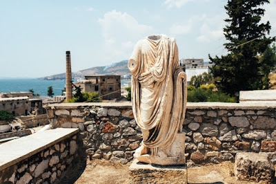 Μια ζεστή μέρα πήγαμε στο μουσείο της Ελευσίνας Μια ζεστή μέρα πήγαμε στο μουσείο της Ελευσίνας