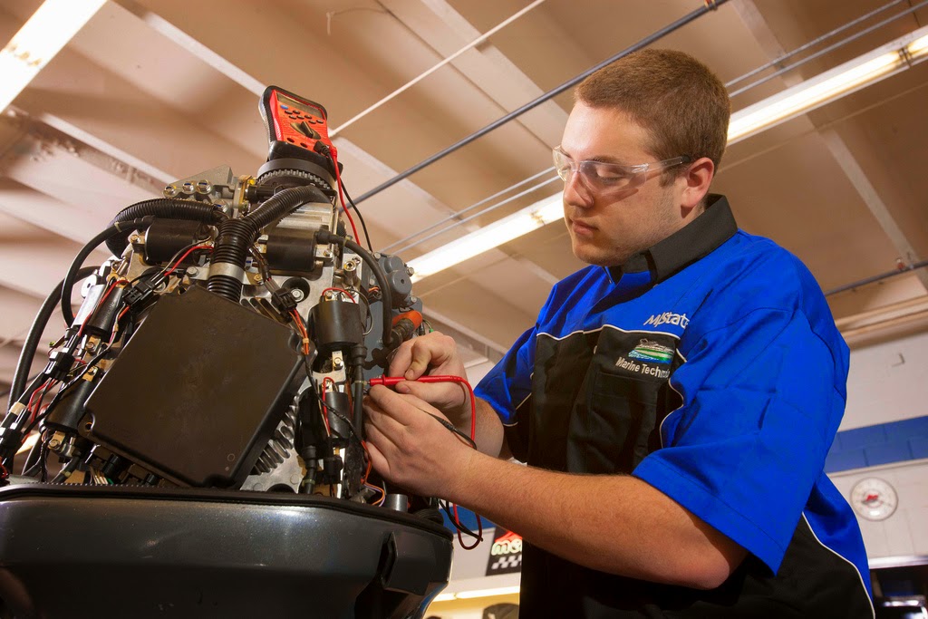 M State Detroit Lakes Campus What is a Degree in Marine Engine Technology?