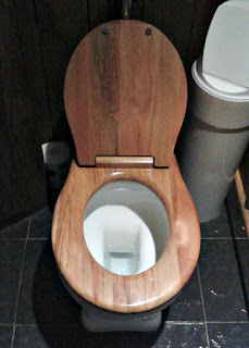 toilet-hobbiton toilet-hobbiton
