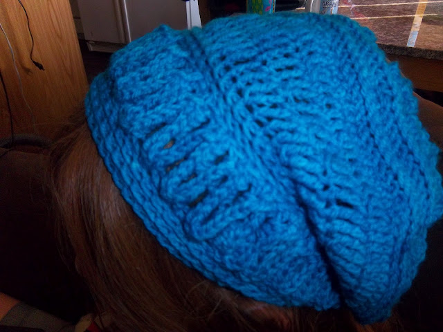 Manic Meanderings: FO Friday: Oceana Slouchy Headband Hat & Pattern!