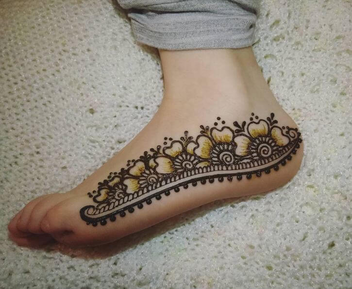 50 Simple Henna Tattoos For Women And Men 2019 Tattoo Ideas 2020