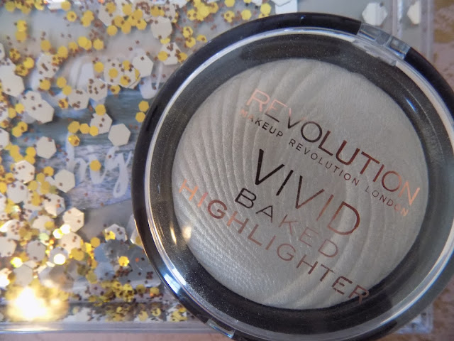 Make Up Revolution Vivid Baked Highlighter Golden Lights