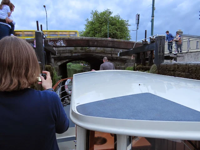 Dublin Canal Cruise: Going under a bridge
