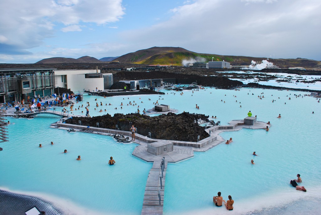 Islandia con niños baño termal en la Blue Lagoon. Trotajoches (Blog