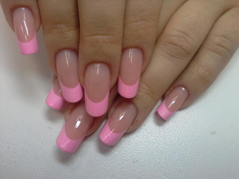 What do french tip nails look like? 