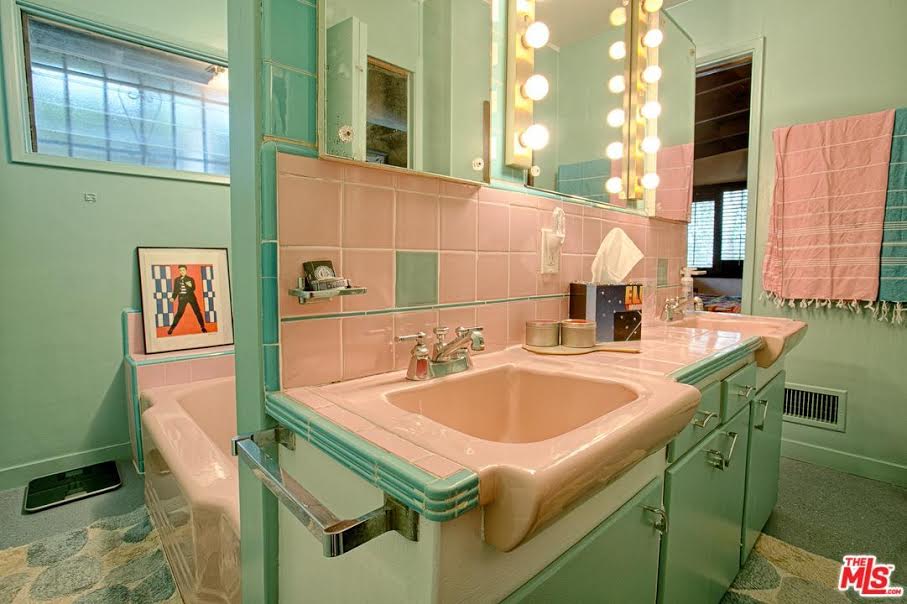 Mid2Mod The ultimate in midcentury bathrooms
