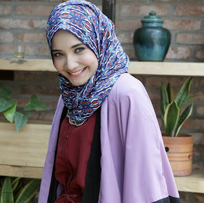 √ 23 Model Hijab Zaskia Sungkar Modern yang Simple Super Cantik Terbaru