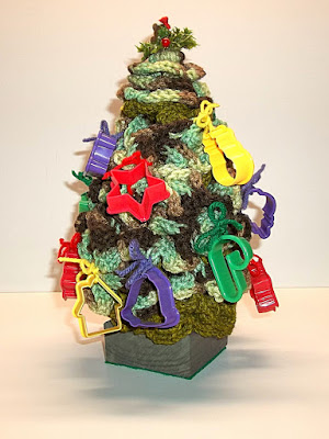 Crocheted Cookie Cutter Tree