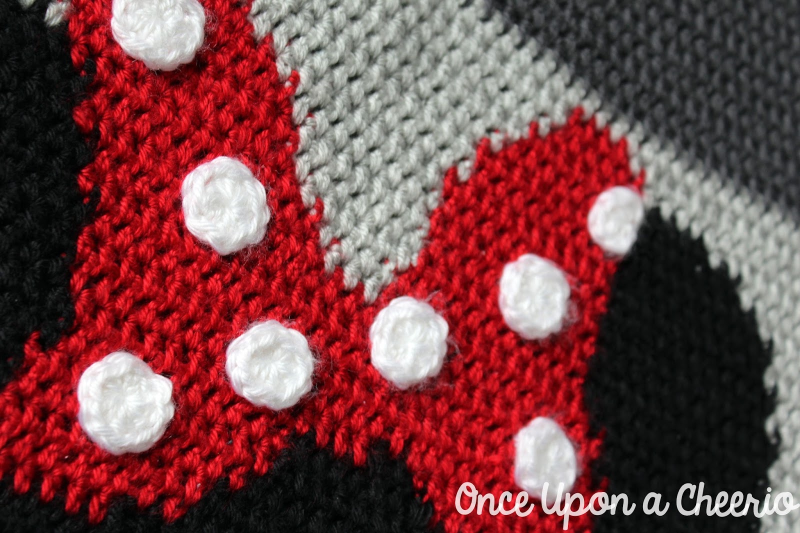 Minnie Mouse Sweater FREE Crochet Pattern Minnie Mouse Sweater FREE Crochet Pattern