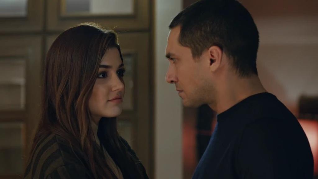 Czarna perła odcinek 54: Hazal postanawia rozwieść się z Vuralem! [Streszczenie + Zdjęcia]