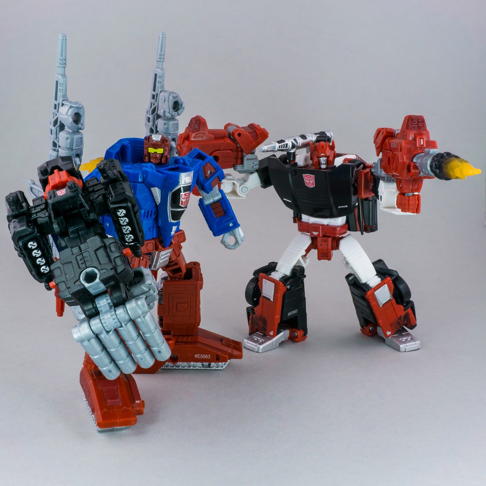 Transformers Generations Selects Cromar launcher gauntlet weaponizer mode