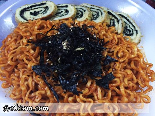 samyang spicy ramen chicken flavor