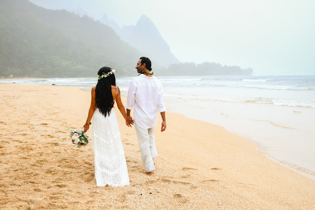 Rainy Day Vibes At A Beautiful Tunnels Beach Wedding Kauai