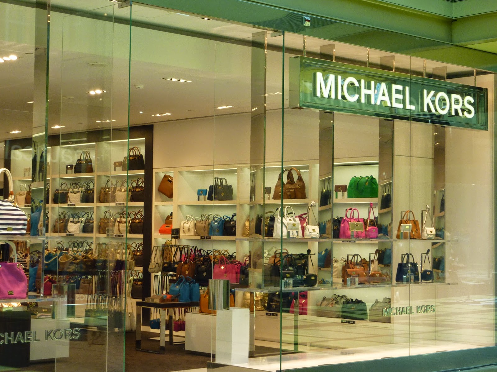 O meu pensamento viaja 1131 Outlet de Vila do Conde