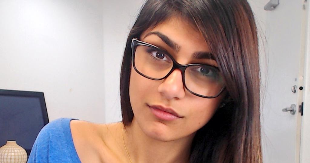 Mia Khalifa Hight, Weight,Age, Career, Social media famous etc