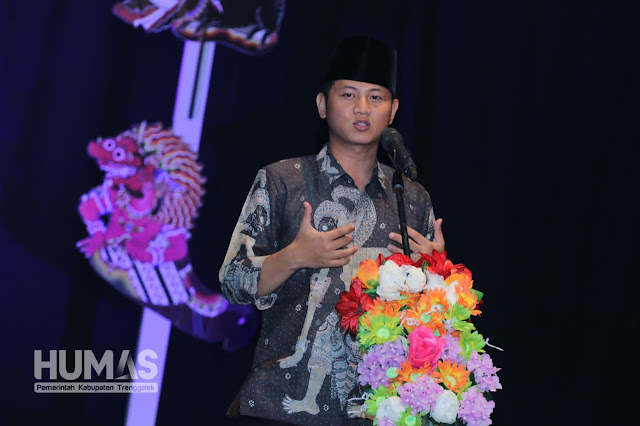 Cak Ipin Bangga Mengenakan Produk Lokal Trenggalek